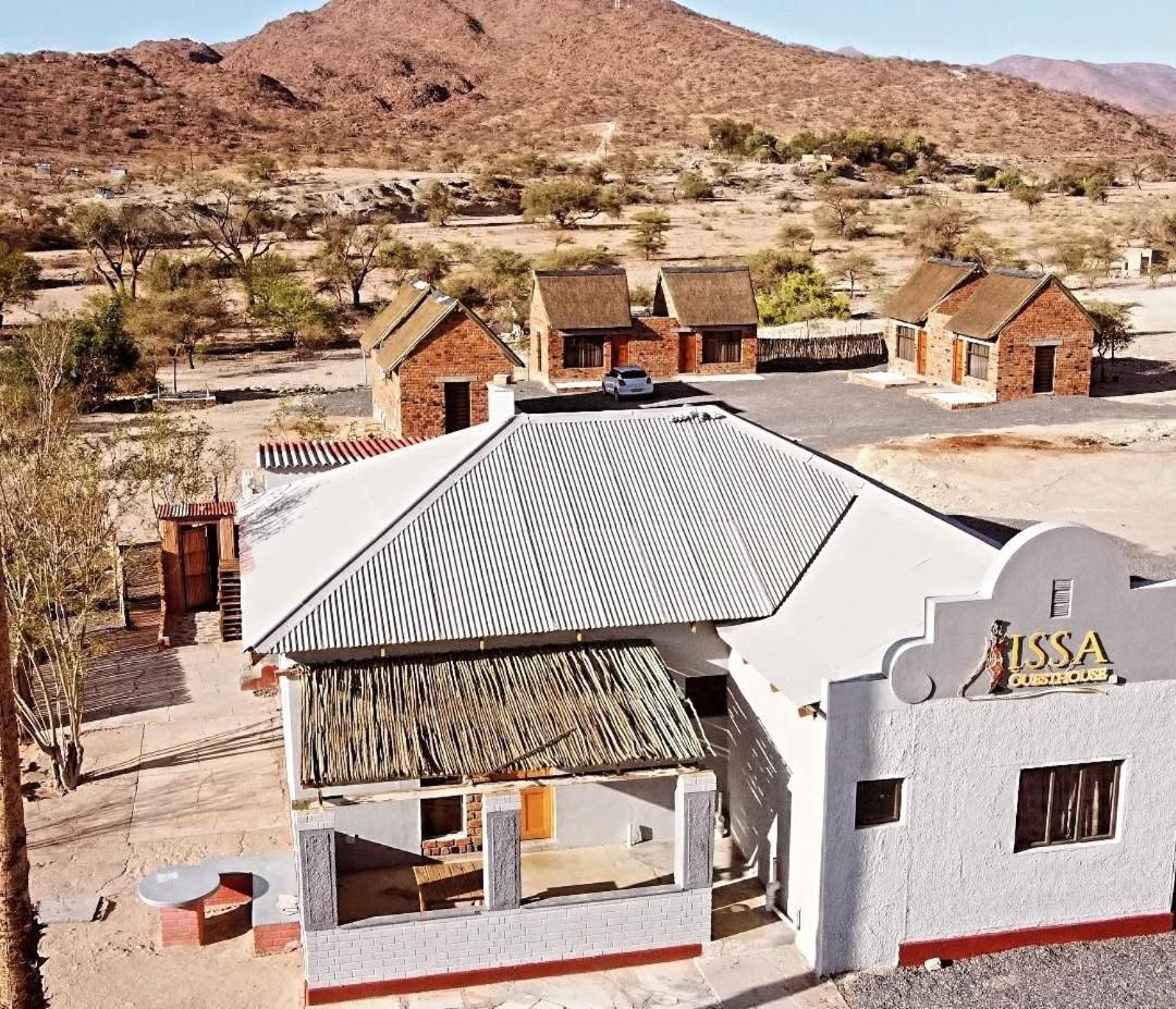 Issa Guesthouse Usakos ภายนอก รูปภาพ